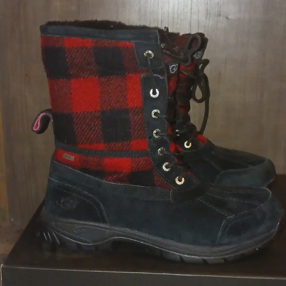 UGG | Shoes | Ugg Butte Redwood Boots Black Red Plaid Style  display picture 2